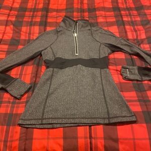 Lululemon ladies quarter zip top